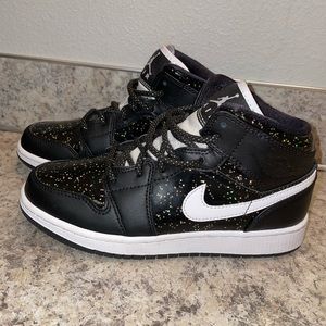 Air Jordan 1 Mid SE (GS)